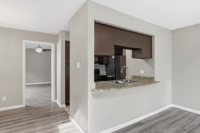 5616 Preston Oaks Road 404, Dallas, TX 75254