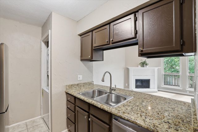 5616 Preston Oaks Road 404, Dallas, TX 75254
