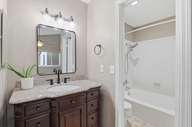 5616 Preston Oaks Road 404, Dallas, TX 75254