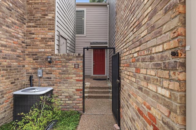5616 Preston Oaks Road 404, Dallas, TX 75254