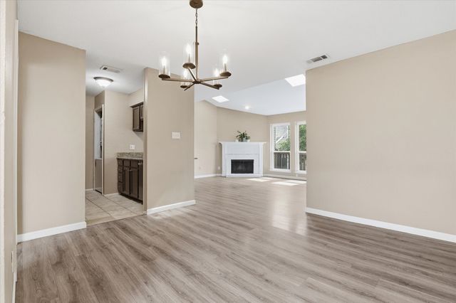 5616 Preston Oaks Road 404, Dallas, TX 75254