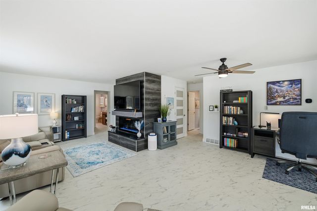 16103 E BLACKFOOT Drive, Cuba, IL 61427