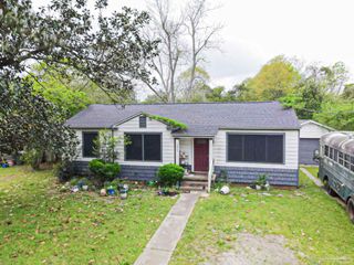 124 Mintz Ln, Cantonment, FL 32533
