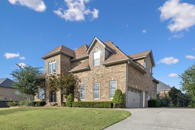 509 Garden City Dr, Murfreesboro, TN 37127