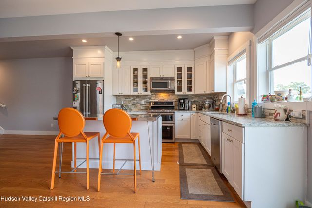 225 State Street Right, Hudson, NY 12534