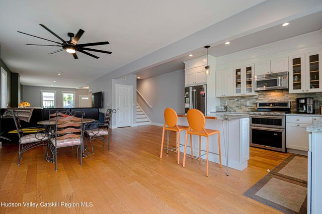 225 State Street Right, Hudson, NY 12534