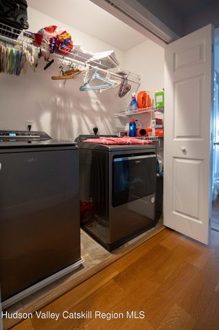 225 State Street Right, Hudson, NY 12534