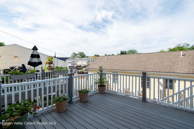 225 State Street Right, Hudson, NY 12534