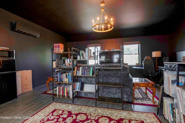 225 State Street Right, Hudson, NY 12534