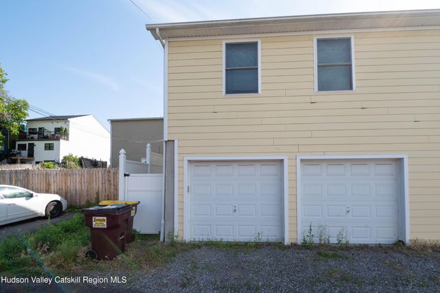 225 State Street Right, Hudson, NY 12534