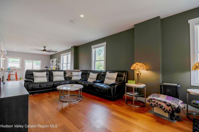 225 State Street Right, Hudson, NY 12534