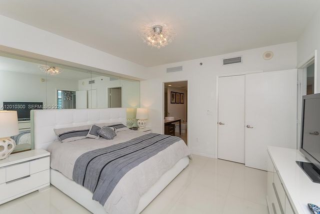 495 Brickell Ave 3710, Miami, FL 33131