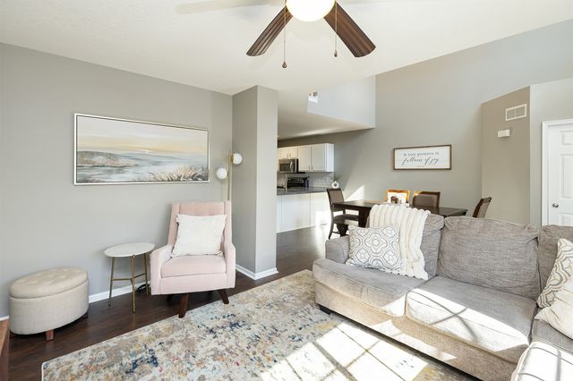 1400 S 52nd Street 27, West Des Moines, IA 50265