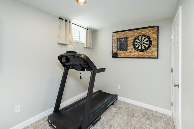 1400 S 52nd Street 27, West Des Moines, IA 50265