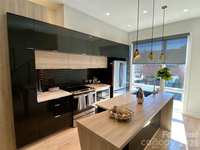1070 Kenilworth Avenue, Charlotte, NC 28204