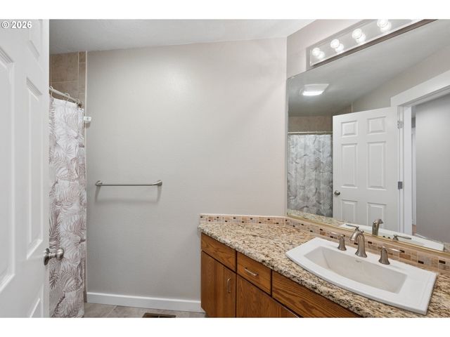 7016 Ne 232ND Cir, Battle Ground, WA 98604