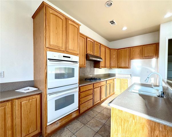 11162 Datura Lane, Apple Valley, CA 92308