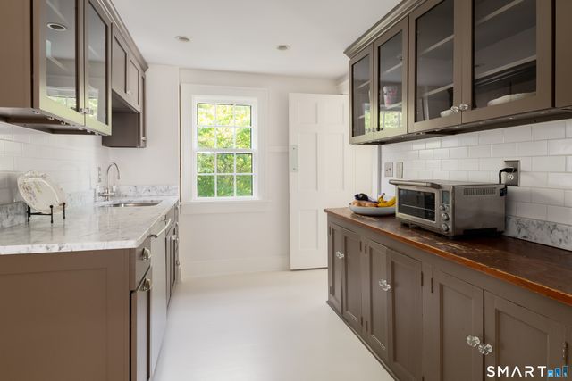 89 Chestnut Hill Road, Wilton, CT 06897