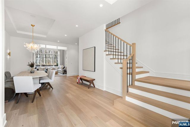 1 Stone Bridge Court, Demarest, NJ 07627
