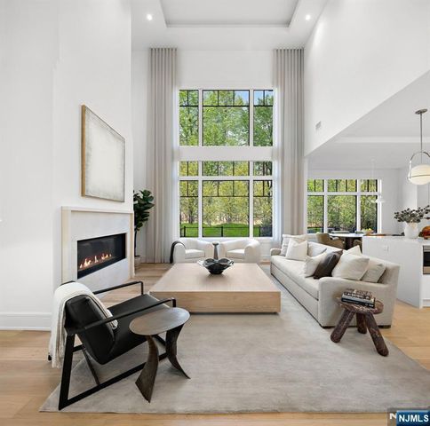 1 Stone Bridge Court, Demarest, NJ 07627