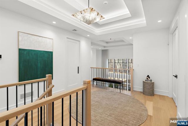 1 Stone Bridge Court, Demarest, NJ 07627