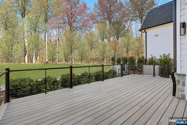 1 Stone Bridge Court, Demarest, NJ 07627