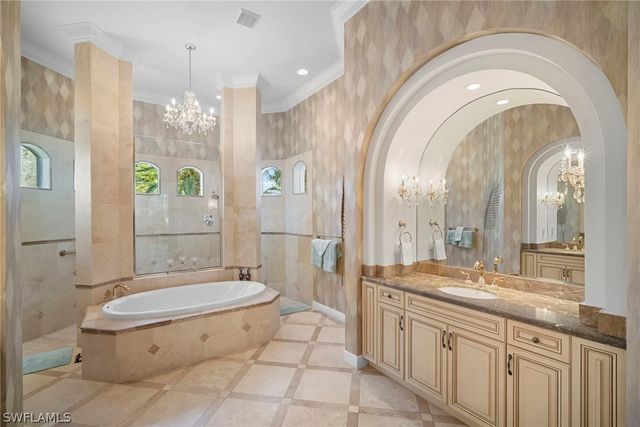 7620 Palmer CT, Naples, FL 34113