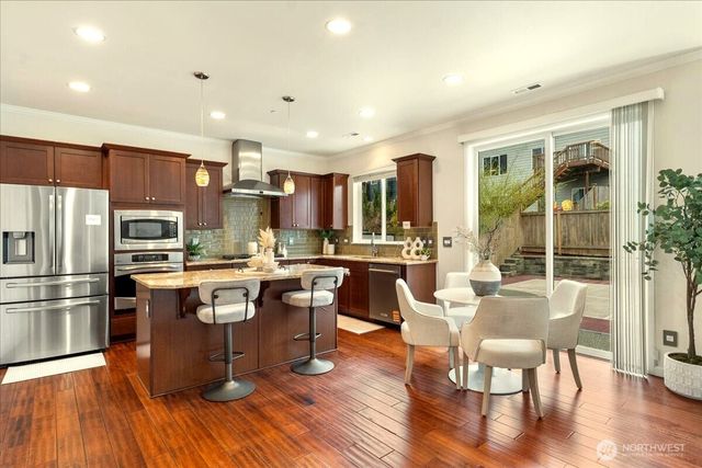 7640 NE 195th Street, Kenmore, WA 98028