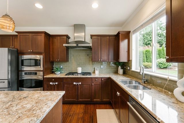 7640 NE 195th Street, Kenmore, WA 98028