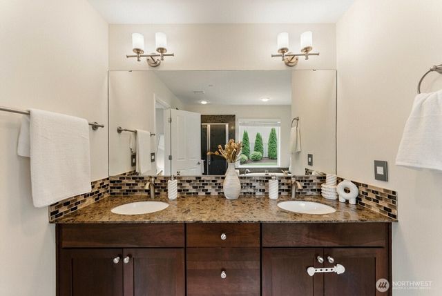 7640 NE 195th Street, Kenmore, WA 98028