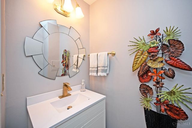 4498 Edenton Lane, Blue Ash, OH 45242