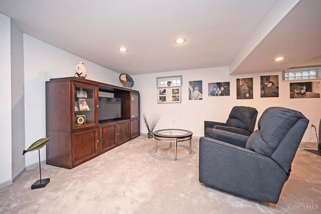 4498 Edenton Lane, Blue Ash, OH 45242