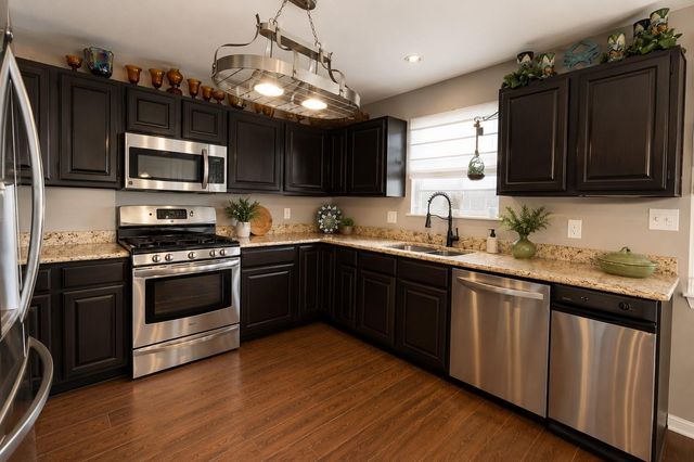 579 Warsaw Street, Bayou Vista, TX 77563