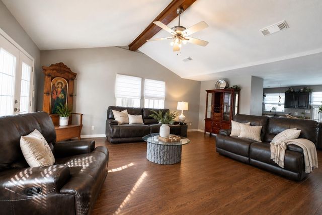 579 Warsaw Street, Bayou Vista, TX 77563