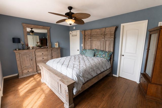 579 Warsaw Street, Bayou Vista, TX 77563