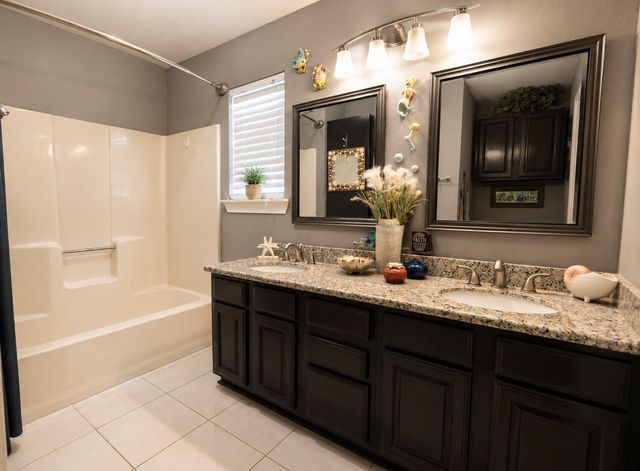 579 Warsaw Street, Bayou Vista, TX 77563