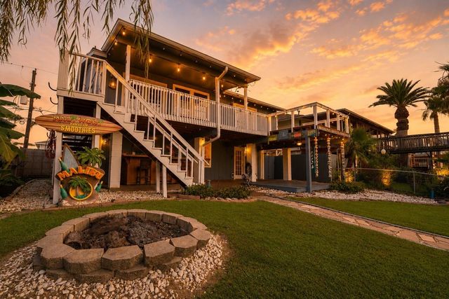 579 Warsaw Street, Bayou Vista, TX 77563