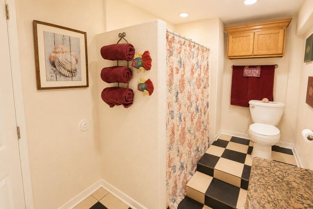 579 Warsaw Street, Bayou Vista, TX 77563