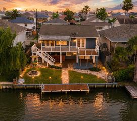 579 Warsaw Street, Bayou Vista, TX 77563