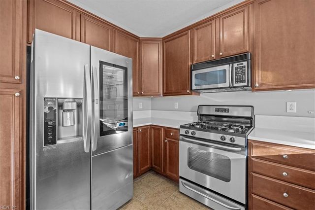 2421 Tranquility LN, Virginia Beach, VA 23455