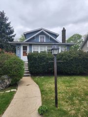 380 S Fairview Avenue, Elmhurst, IL 60126