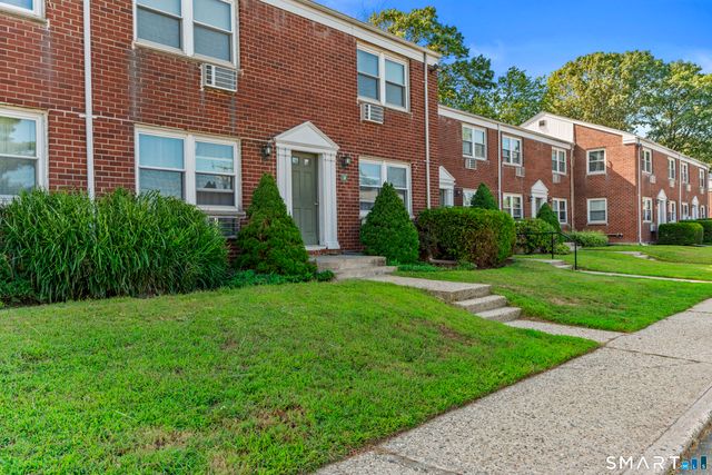 13 Hamilton Court C, Stamford, CT 06902