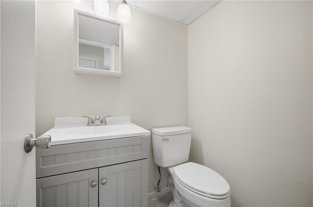 965 Clubhouse RD S, Virginia Beach, VA 23452