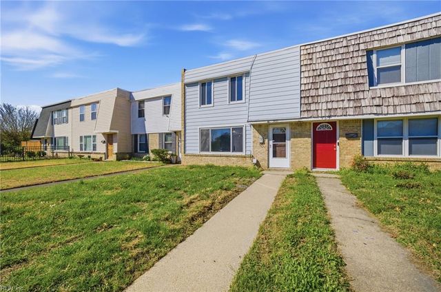 965 Clubhouse RD S, Virginia Beach, VA 23452