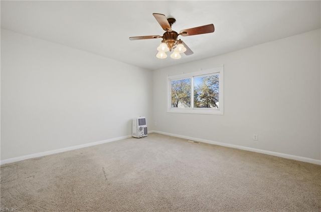 965 Clubhouse RD S, Virginia Beach, VA 23452