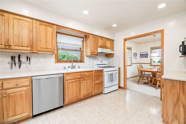 3998 Highland Drive, Mogadore, OH 44260