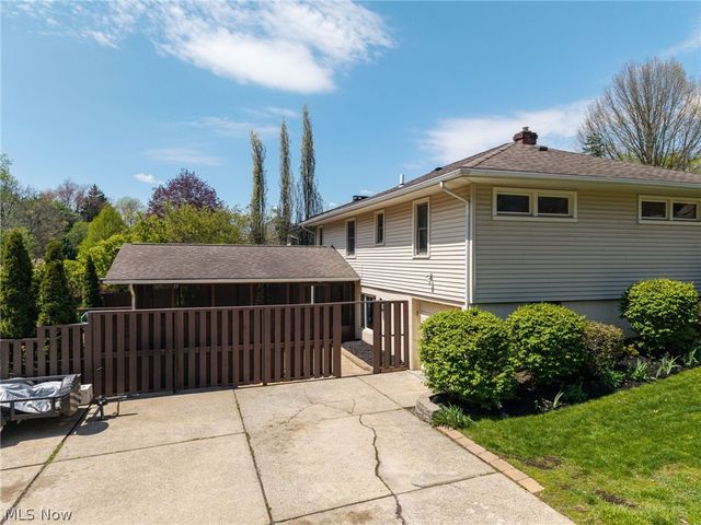 3998 Highland Drive, Mogadore, OH 44260