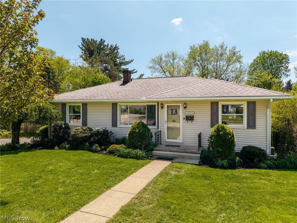 3998 Highland Drive, Mogadore, OH 44260