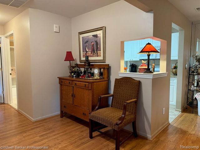 5349 Brookemonte Circle, Rochester, MI 48306