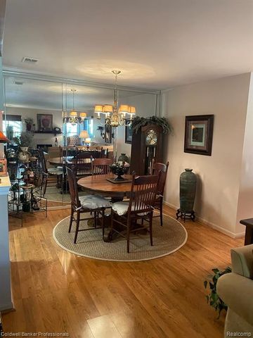 5349 Brookemonte Circle, Rochester, MI 48306